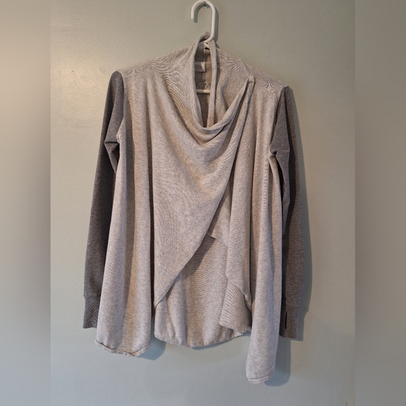 Ivivva by Lululemon Wrap Cardigan 12 - Picture 1 of 11